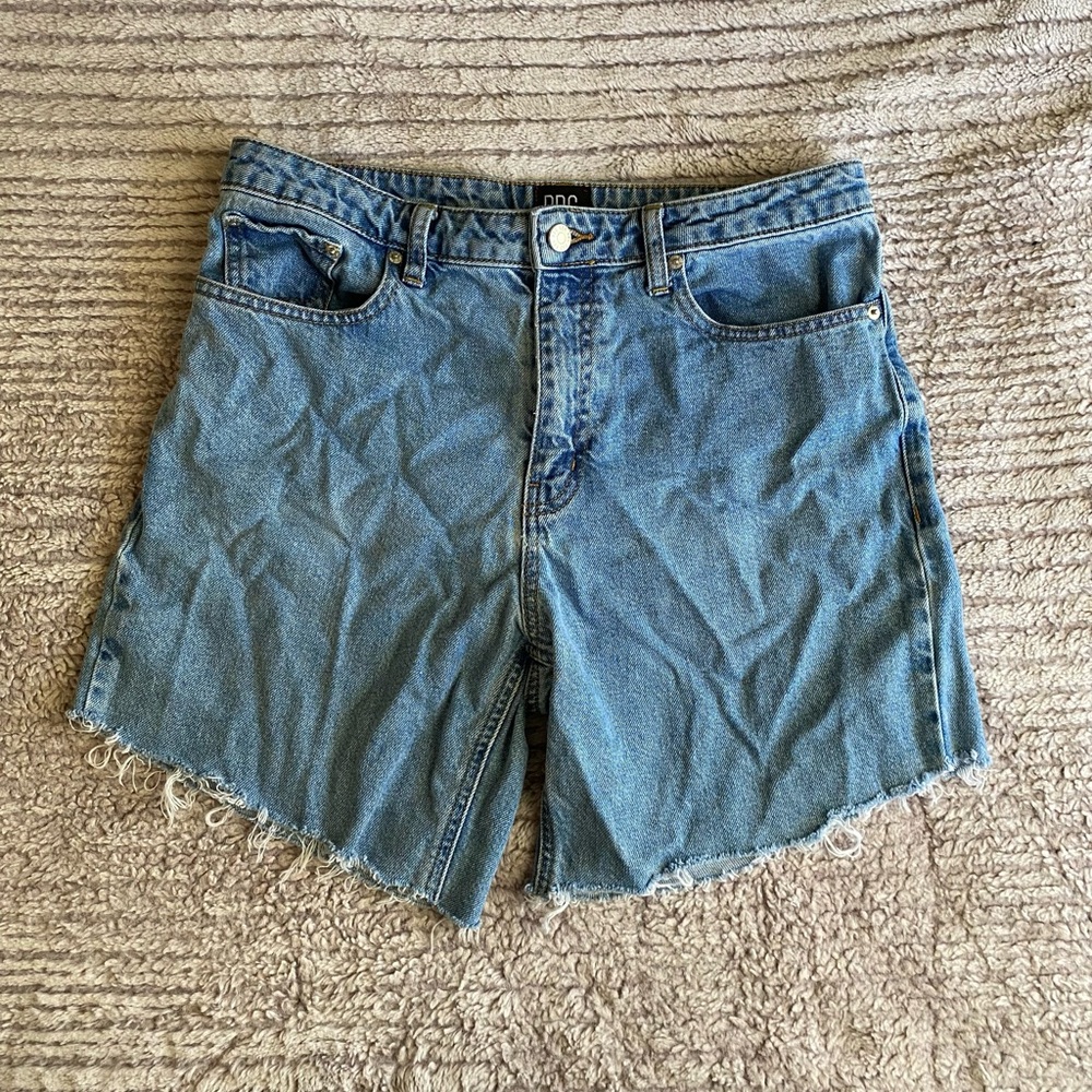BDG Urban Outfitters Raw Hem Jean Dad Shorts Size W 29” Summer Indie Jorts